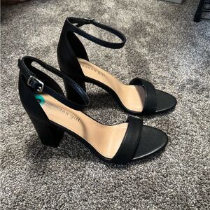 Madden Girl Black Heels Size 8